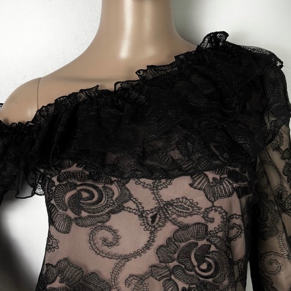 NEW NICHOLAS REVOLVE BLACK LACE ONE SHOULDER TOP - Picture 3 of 8